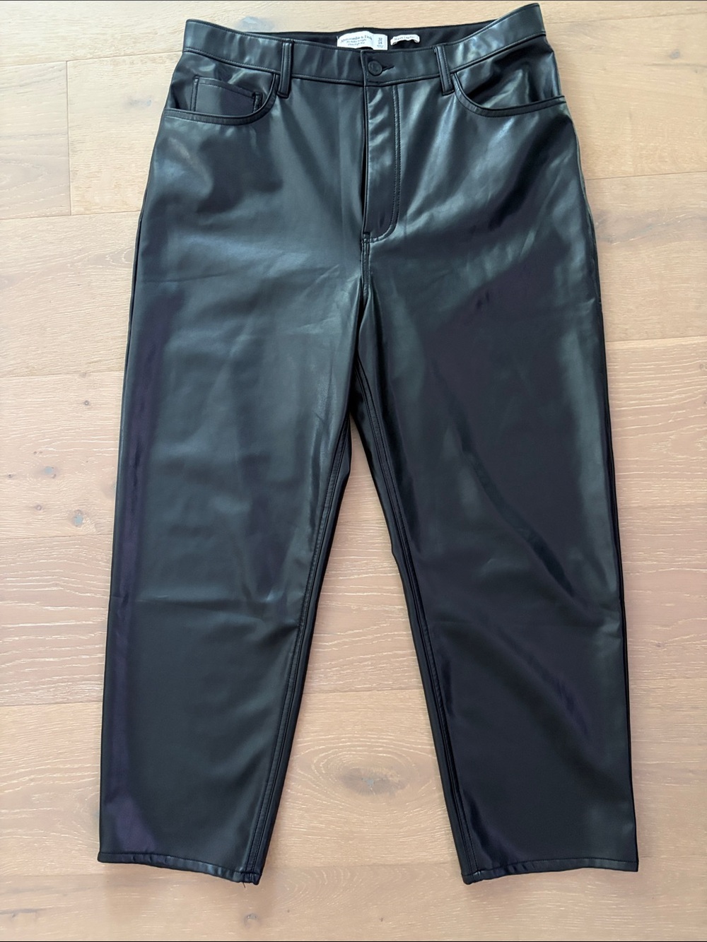 Abercrombie & Fitch Women’s Vegan Leather Ankle Straight Pants. Ultra High Rise.